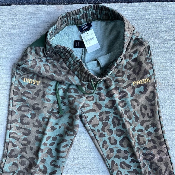 HSTRY NAS HSTRY x C2A LEOPARD UNITY & PRIDE SWEATPANTS - Limited edition! - Picture 6 of 13